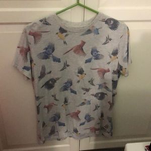 Lightly worn, very soft Roots t-shirt featuring Canadian birds